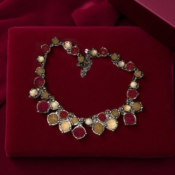 Gold Tone Costume Fall Jewelry Necklace B15 - Picture 1 of 5